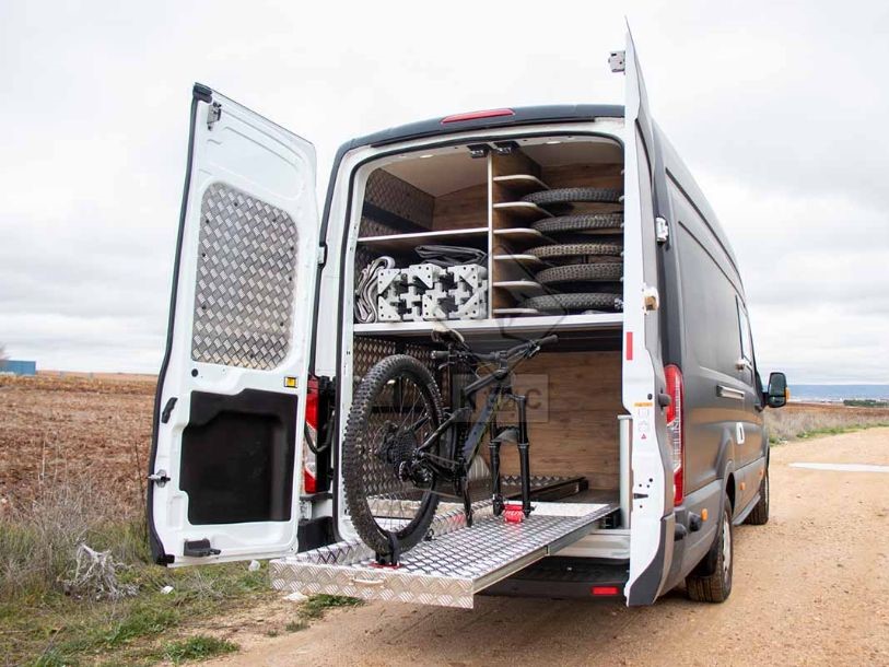 L4h3 camper Ford Transit