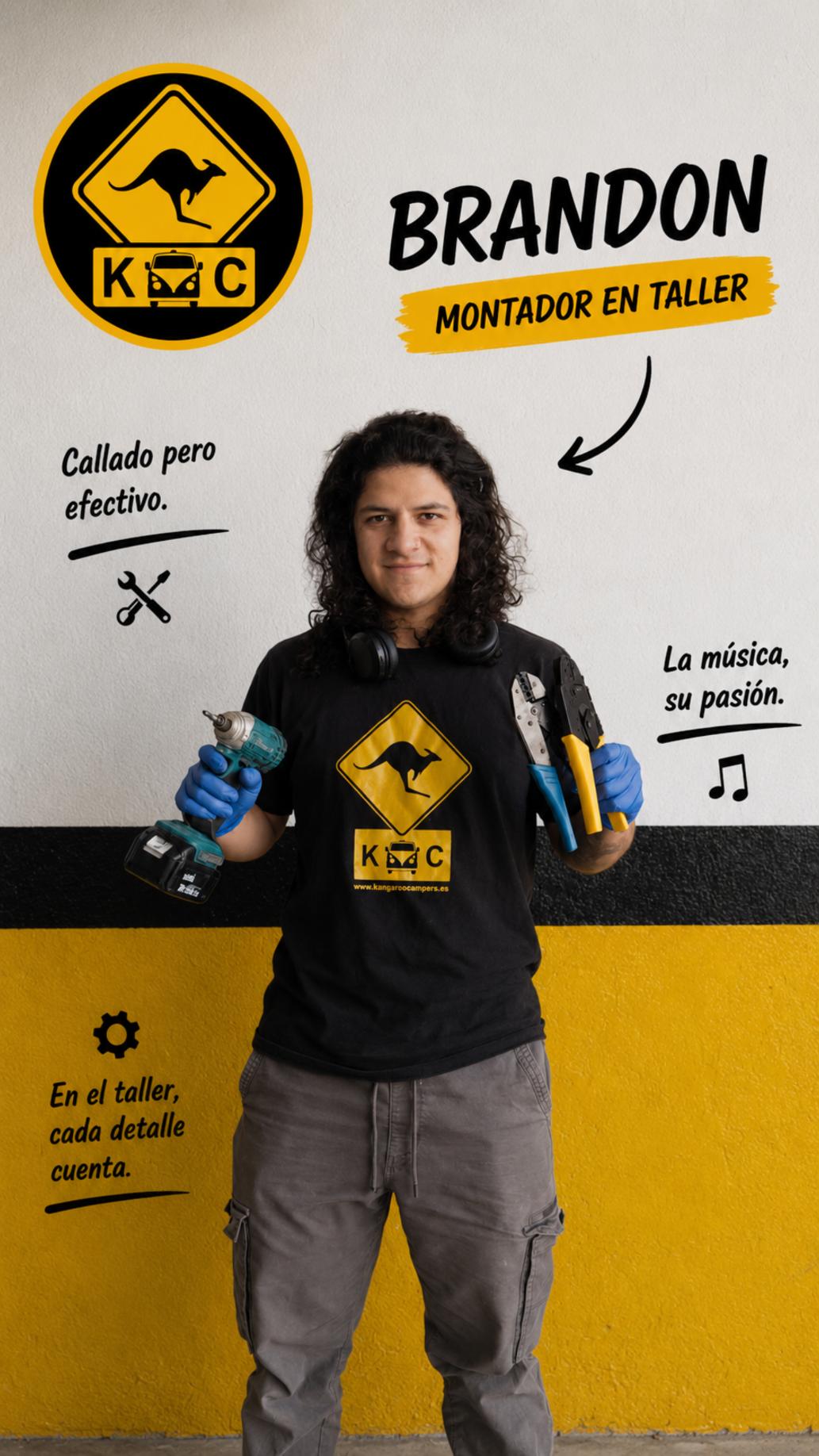 Brandon montador en taller Kangaroo campers